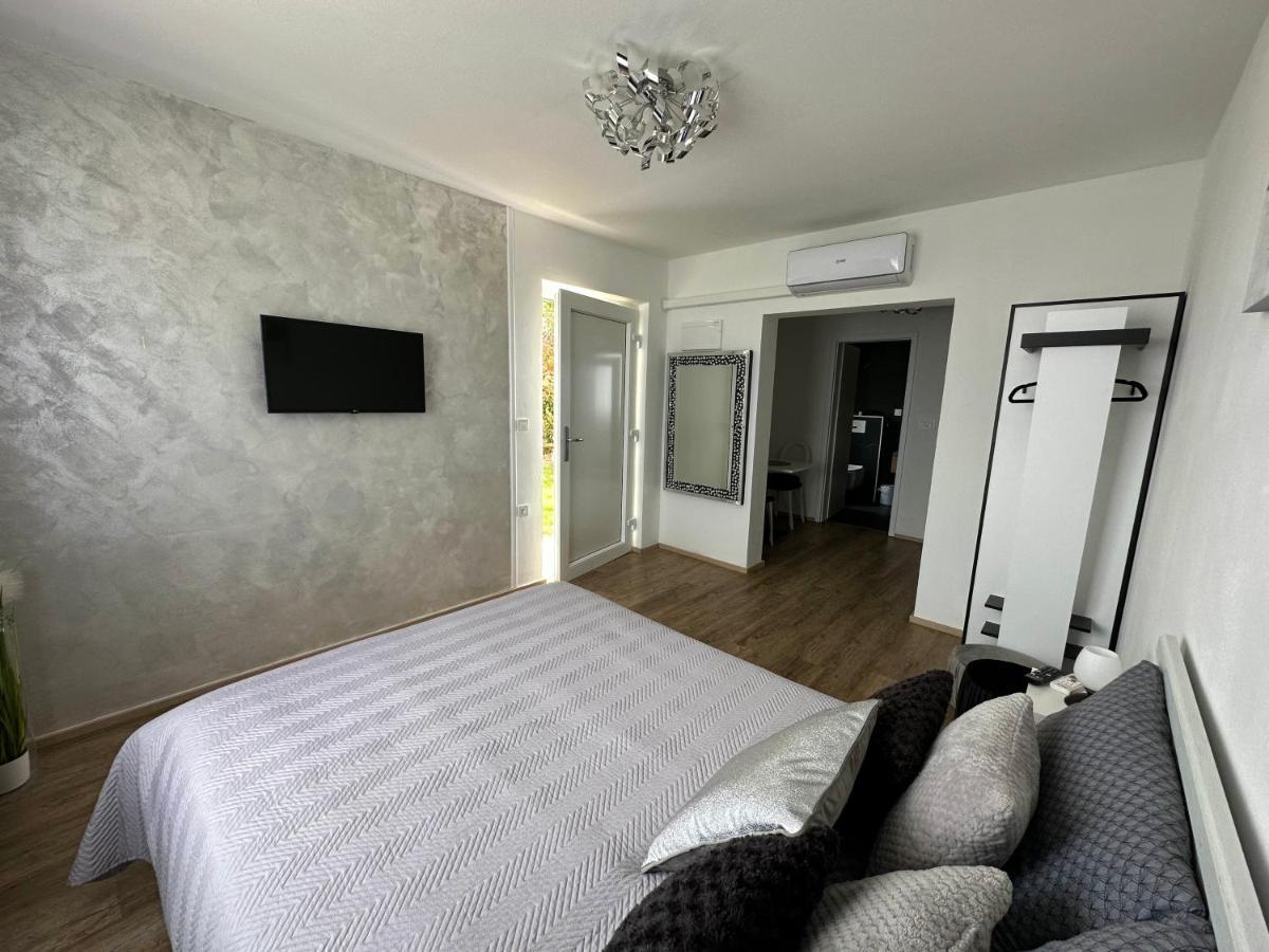 Apartmaji Meli Pu Izola Luaran gambar
