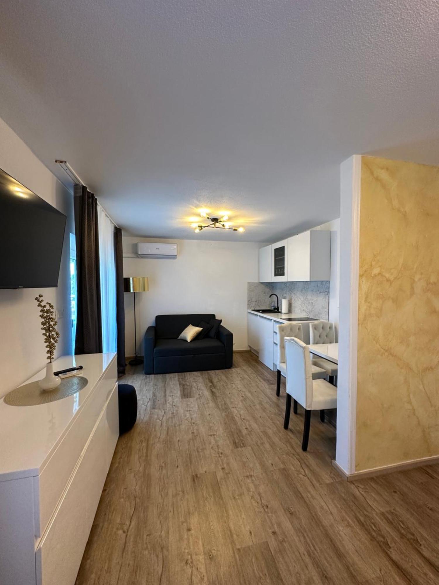 Apartmaji Meli Pu Izola Luaran gambar