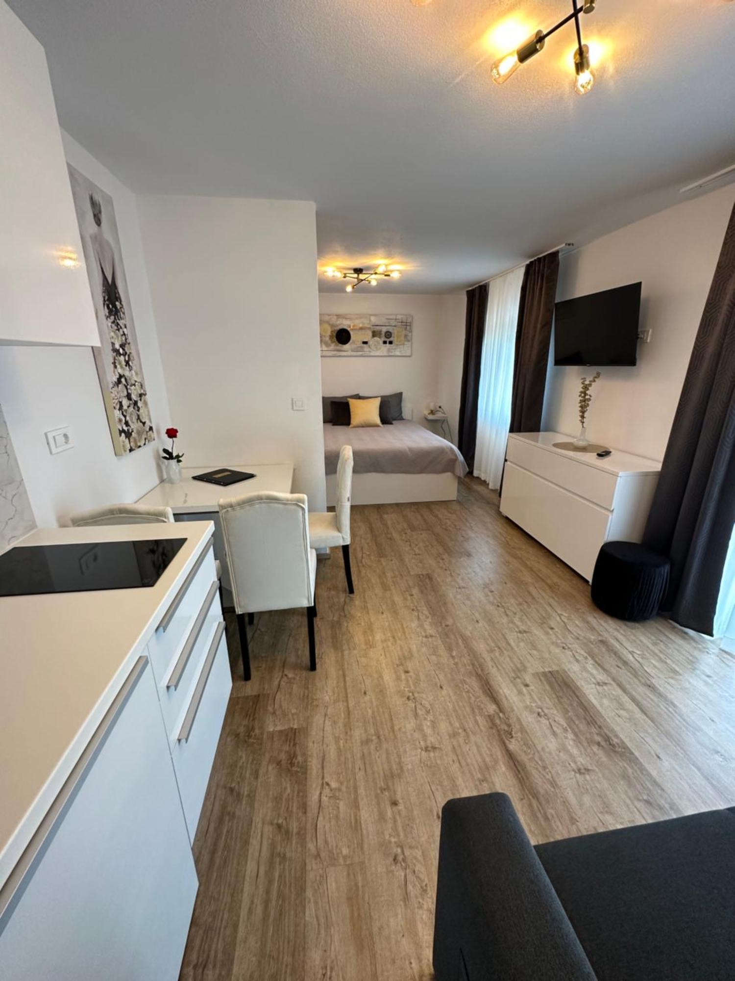 Apartmaji Meli Pu Izola Luaran gambar