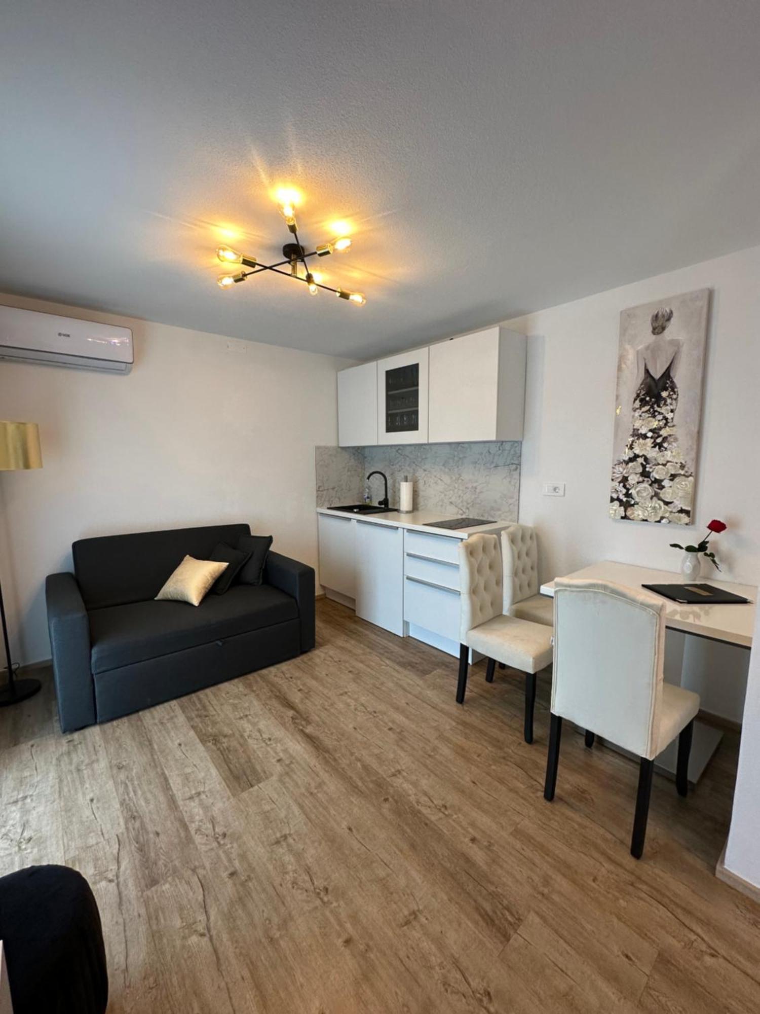 Apartmaji Meli Pu Izola Luaran gambar